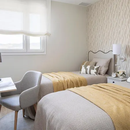 Sky Tower 3 Bedrooms 2 Bathrooms Apartment *