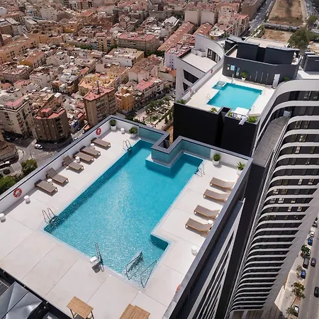 Sky Tower 3 Bedrooms 2 Bathrooms Apartment Malaga